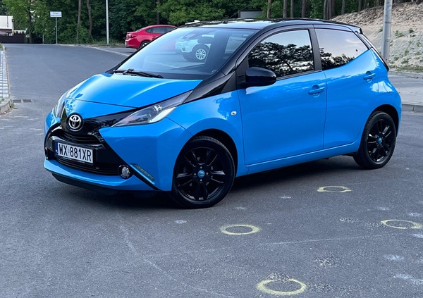 Toyota Aygo cena 36900 przebieg: 52000, rok produkcji 2015 z Warszawa małe 562